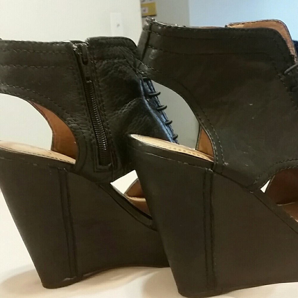 Platform. - Picture 4 of 4
